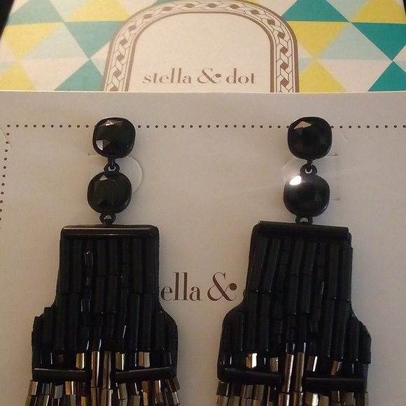 ❤️ NIB - Retired, Rare. STELLA & DOT Jasper Jet Fringe Earrings - Picture 3 of 4